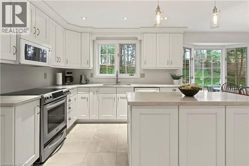 81 Reding Road, Ancaster, ON - Indoor Photo Showing Kitchen