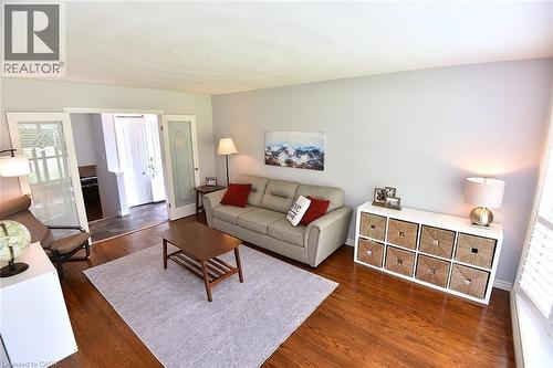 6 Palm Crescent, Brantford, ON - Indoor Photo Showing Living Room