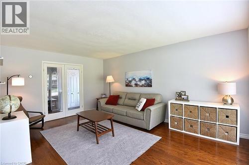 6 Palm Crescent, Brantford, ON - Indoor Photo Showing Living Room