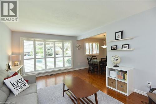 6 Palm Crescent, Brantford, ON - Indoor Photo Showing Living Room