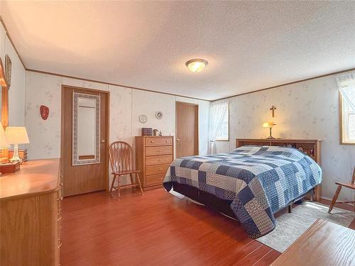 117 Gordon Place, Brandon, MB - Indoor Photo Showing Bedroom