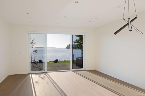 #2-10393 Allbay Rd, Sidney, BC 