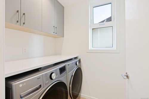 #2-10393 Allbay Rd, Sidney, BC 