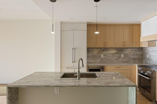 #2-10393 Allbay Rd, Sidney, BC 