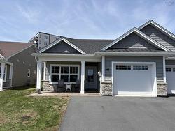 42 Elizabeth Avenue  Garlands Crossing, NS B0N 2T0