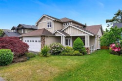 1713 Mamich Cir Saanich, BC V8N 6M9