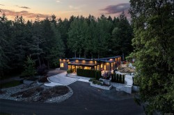 10 Hartland Ave Saanich, BC V9E 1L7