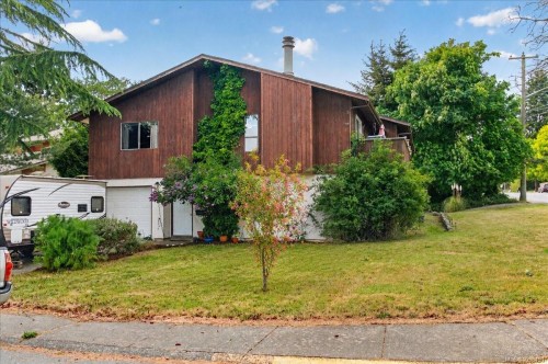 700 Stancombe Rd  Esquimalt, BC V9A 2P1