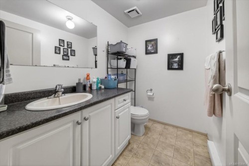700 Stancombe Rd, Esquimalt, BC - Indoor Photo Showing Bathroom