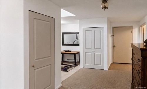 700 Stancombe Rd, Esquimalt, BC - Indoor