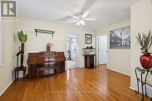 525 Kirkwood Avenue, Ottawa, ON - Indoor