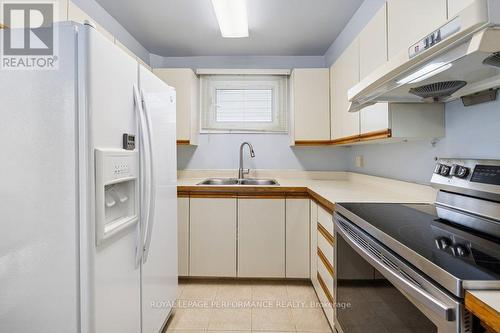 525 Kirkwood Avenue, Ottawa, ON - Indoor Photo Showing Kitchen With Double Sink
