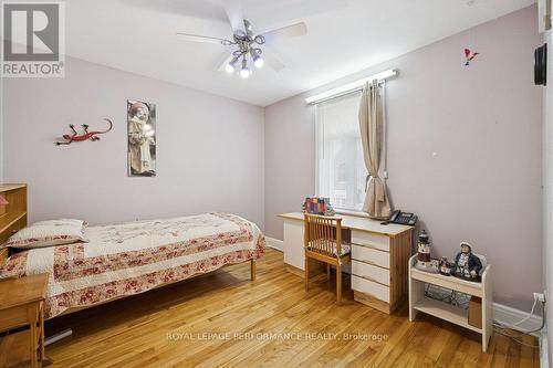 525 Kirkwood Avenue, Ottawa, ON - Indoor Photo Showing Bedroom