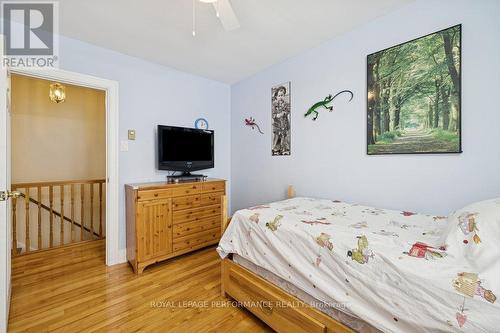 525 Kirkwood Avenue, Ottawa, ON - Indoor Photo Showing Bedroom