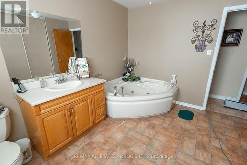 429 Beach Avenue, Cornwall, ON - Indoor Photo Showing Bathroom