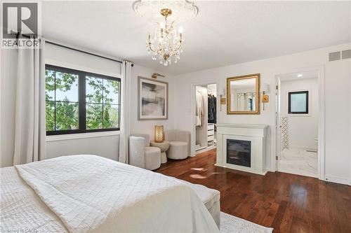 329 Plains Road W, Burlington, ON - Indoor Photo Showing Bedroom
