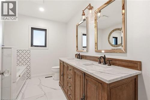 329 Plains Road W, Burlington, ON - Indoor Photo Showing Bathroom