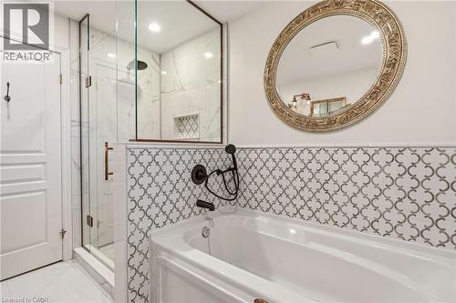 329 Plains Road W, Burlington, ON - Indoor Photo Showing Bathroom
