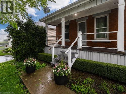 Virtually staged entry - 46 East 16Th Street, Hamilton, ON - Outdoor