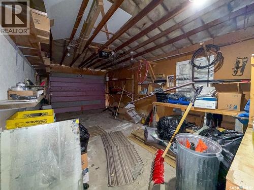 505 Centre Street, Shaunavon, SK - Indoor Photo Showing Garage