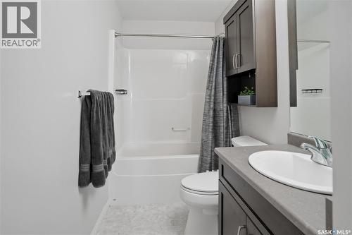 305 2452 Killdeer Drive, North Battleford, SK - Indoor Photo Showing Bathroom