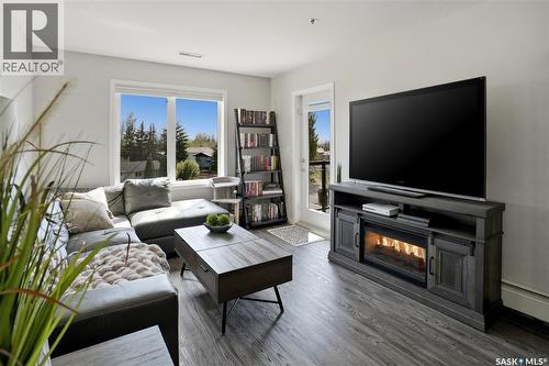 305 2452 Killdeer Drive, North Battleford, SK - Indoor Photo Showing Living Room