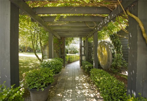 123 Swan Point Rd, Salt Spring, BC 
