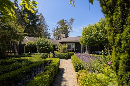123 Swan Point Rd, Salt Spring, BC 