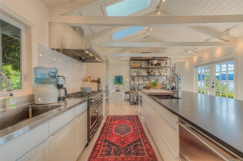 123 Swan Point Rd, Salt Spring, BC 