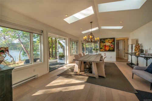 123 Swan Point Rd, Salt Spring, BC 