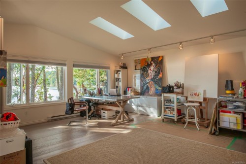 123 Swan Point Rd, Salt Spring, BC 