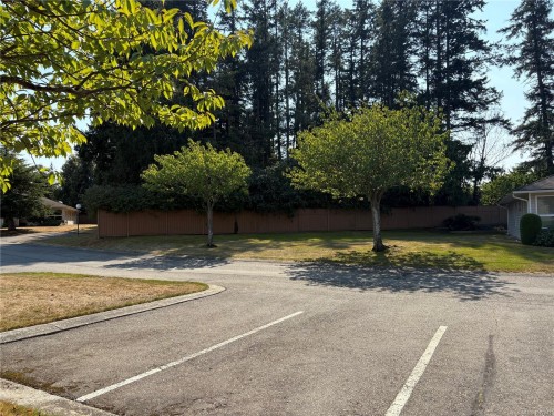 #103-240 Stanford Ave East, Parksville, BC 