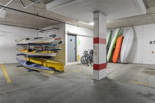 #1101-327 Maitland St, Victoria, BC - Indoor Photo Showing Garage