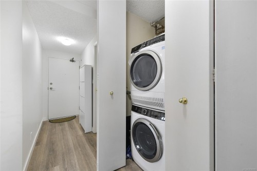 #1101-327 Maitland St, Victoria, BC - Indoor Photo Showing Laundry Room