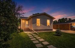 239 Springfield RD  Winnipeg, MB R2G 0R7