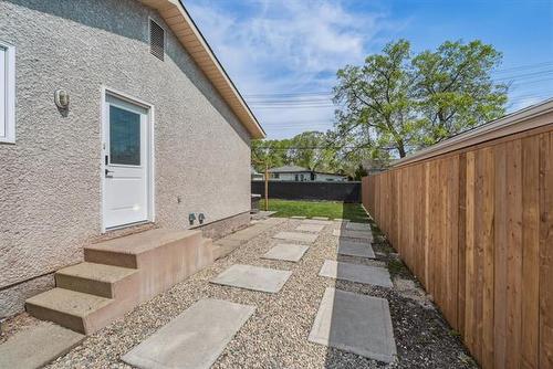 239 Springfield Rd, Winnipeg, MB 