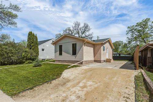 239 Springfield Rd, Winnipeg, MB 