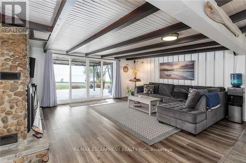 577 Edgewater Place, Haldimand, ON - Indoor With Fireplace