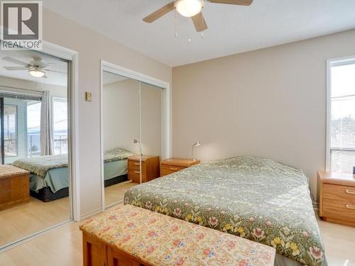 8-3818 Joyce Ave, Powell River, BC - Indoor Photo Showing Bedroom