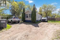 136 219 Grant STREET  Saskatoon, SK S7N 2A5