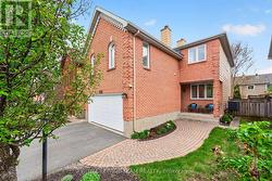 27 INWOOD DRIVE  Ottawa, ON K2M 1Z5