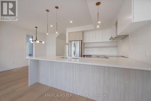 75A Granton Avenue, Ottawa, ON - Indoor Photo Showing Kitchen With Double Sink With Upgraded Kitchen