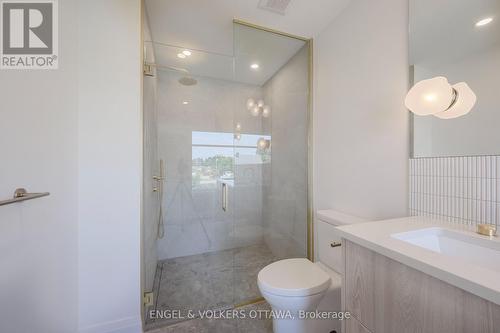 75A Granton Avenue, Ottawa, ON - Indoor Photo Showing Bathroom