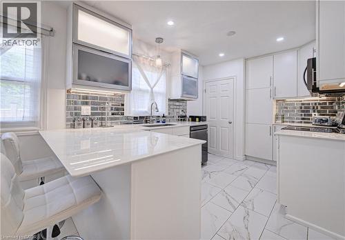 152 Clark Avenue, Kitchener, ON - Indoor Photo Showing Kitchen With Upgraded Kitchen