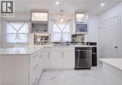 152 Clark Avenue, Kitchener, ON - Indoor Photo Showing Kitchen With Upgraded Kitchen