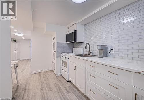 152 Clark Avenue, Kitchener, ON - Indoor Photo Showing Kitchen