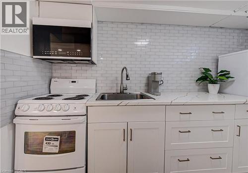 152 Clark Avenue, Kitchener, ON - Indoor Photo Showing Kitchen