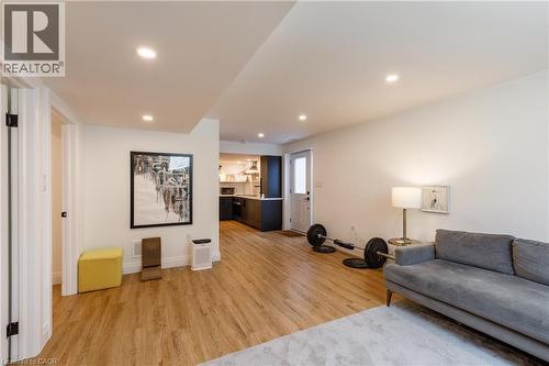 916 Steepleridge Court, Kitchener, ON - Indoor Photo Showing Living Room