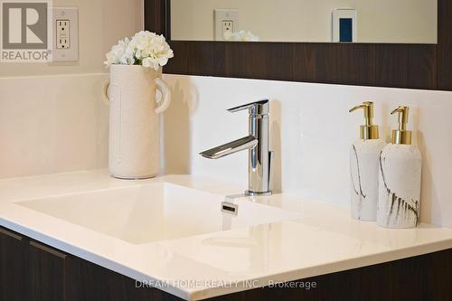 802 - 25 Adra Grado Way, Toronto, ON - Indoor Photo Showing Bathroom