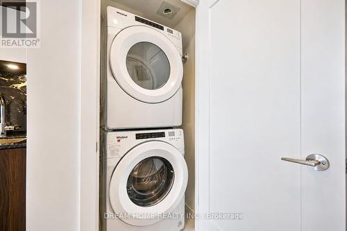 802 - 25 Adra Grado Way, Toronto, ON - Indoor Photo Showing Laundry Room